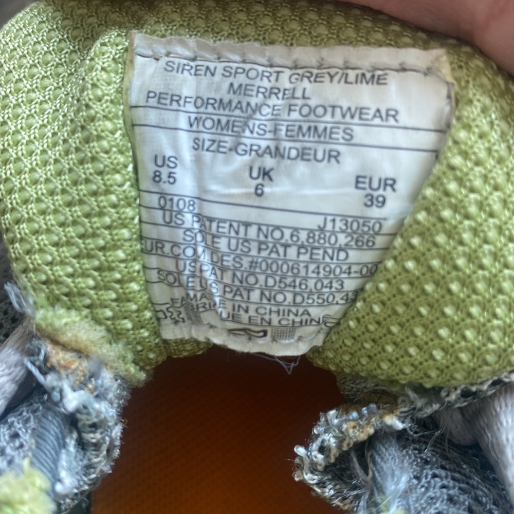 LIKE NEW Merrell hiking shoes - Picture 5 of 5